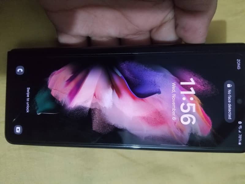 Samsung Fold 3 Non pta sim working 7