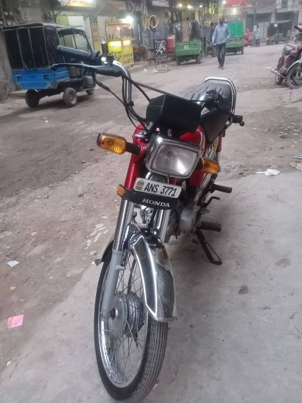 Honda CD70 0