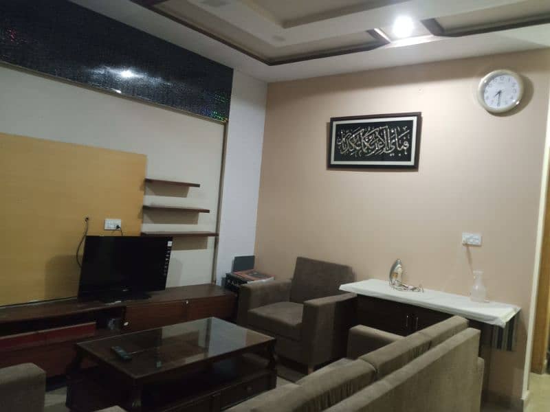 Fully furnished ac room available on rent for single male 12