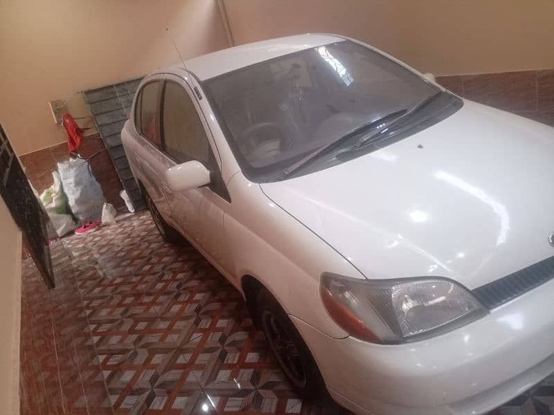 Toyota Platz 2000 1