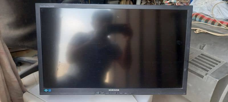 Samsung led 24"inch" Monitor 4