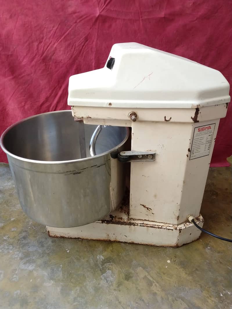 Original Italian Flour Mixing machine ( ATTA GONDNEY KI MACHINE 3