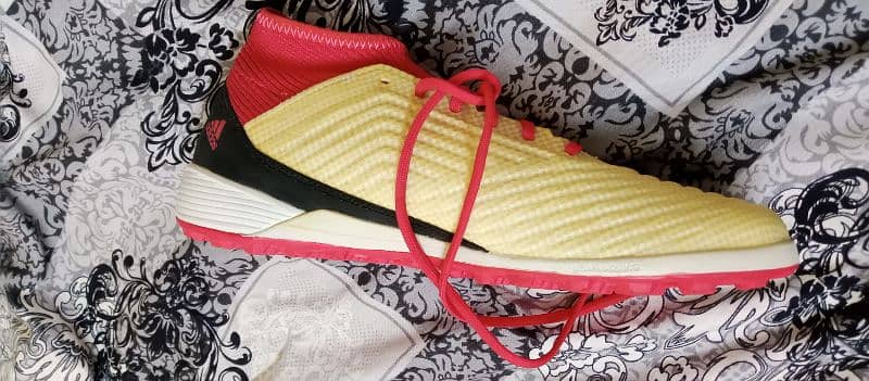 Adidas predator football shoe   bought in Dubai in 225 Dirham 5