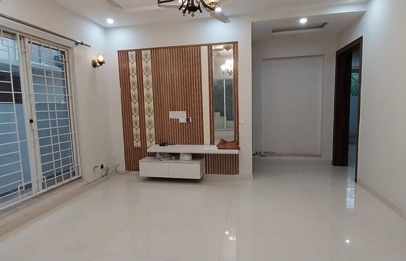 10 Marla luxury House Available For Rent In Dha EDEN city Lahore 8