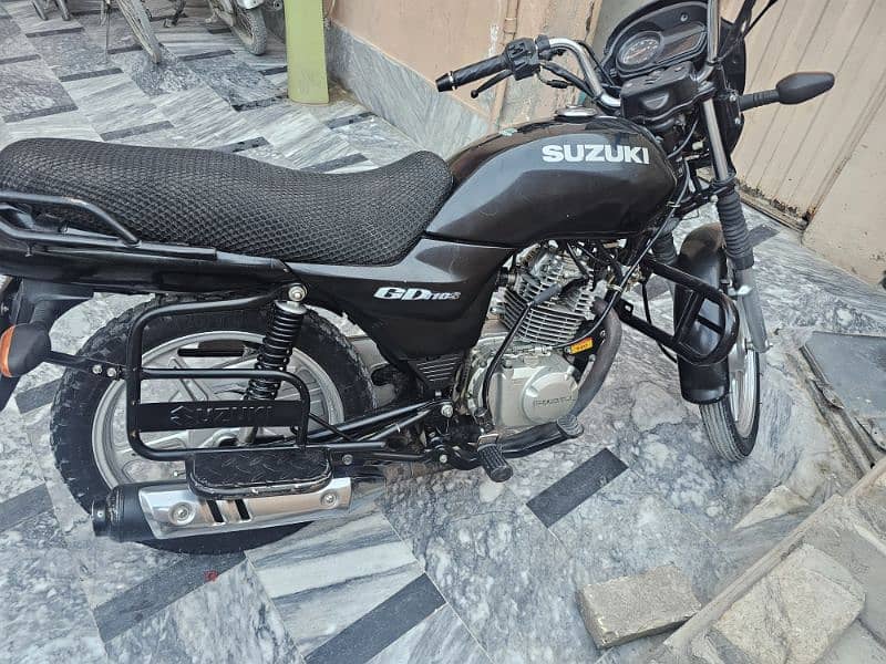 suzuki 110s in very good condtion 4