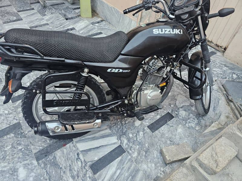 suzuki 110s in very good condtion 5