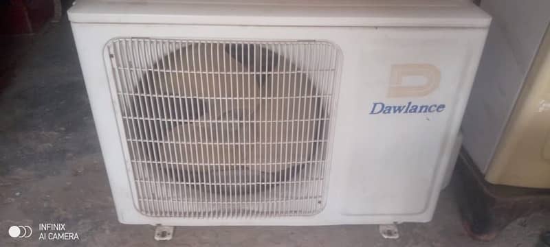 1.5 tan split AC Dawlance for sale same new condition 2