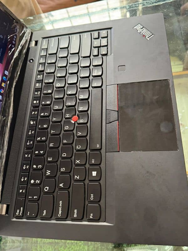 Lenovo Thinkpad t490 core i5 8th generation 16gb ddr4 ram 3