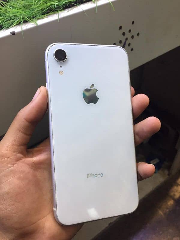 iphone xr 4