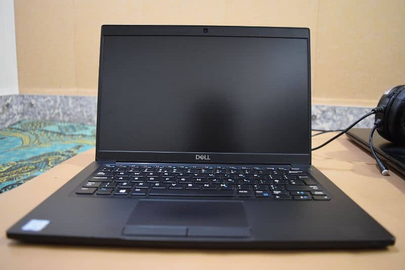 Dell latitude 7390 core i7 8th generation with charger 1