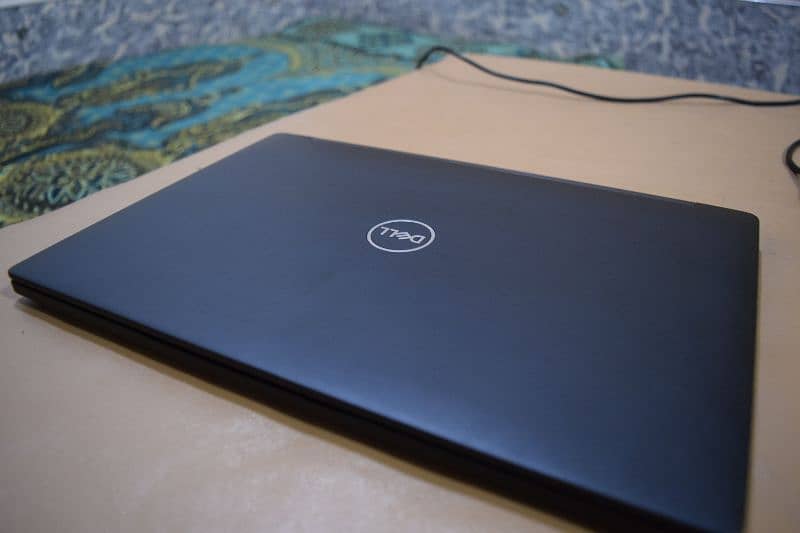 Dell latitude 7390 core i7 8th generation with charger 11