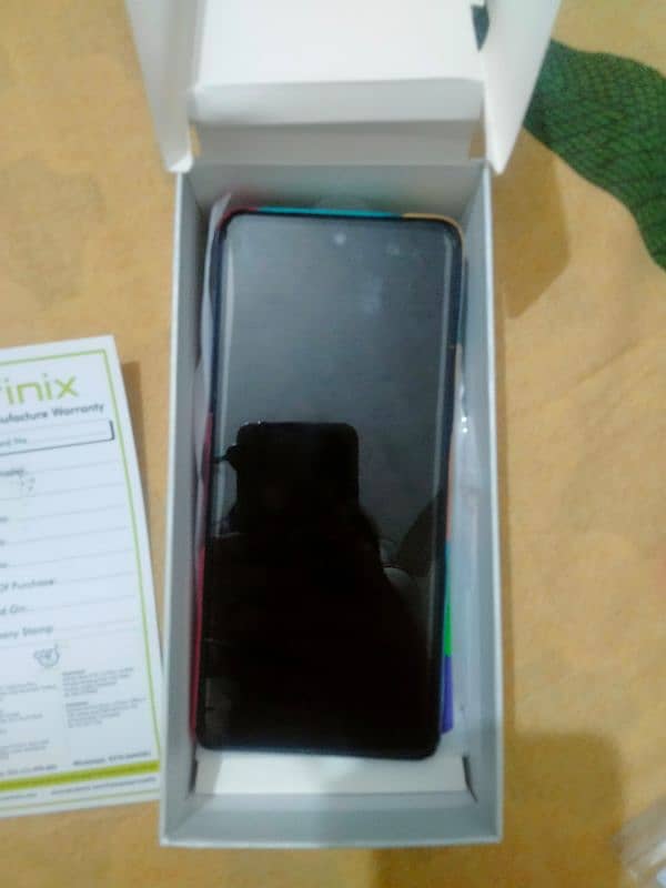 infinix hot 40 pro 8 to 256GB 3