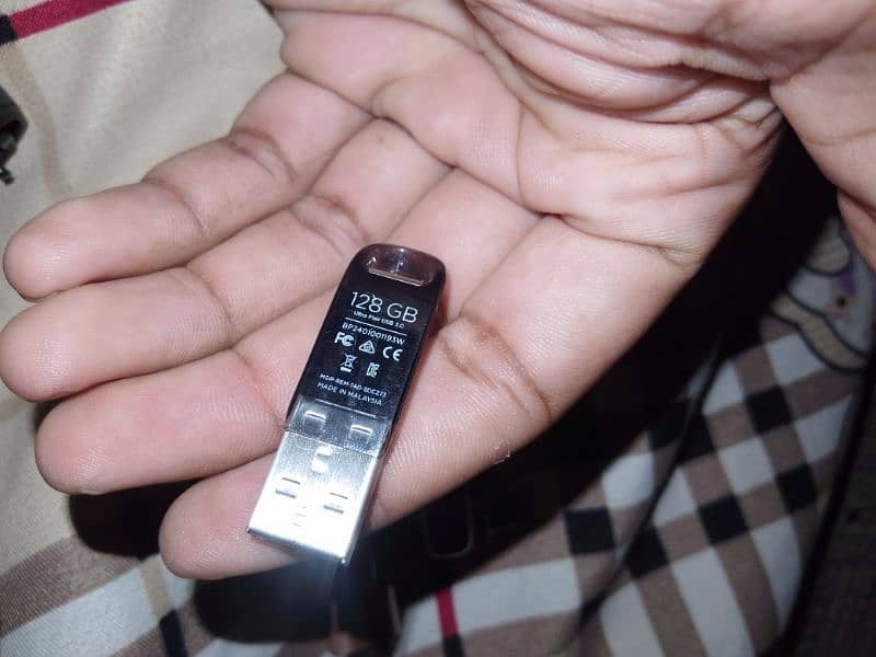 SanDisk Original Flash drive. 6