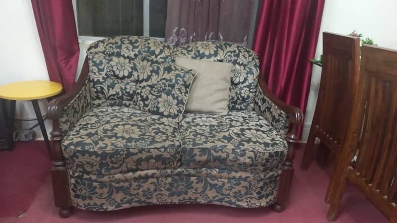 7 seat sofa set with good quality frame and foam quality 0