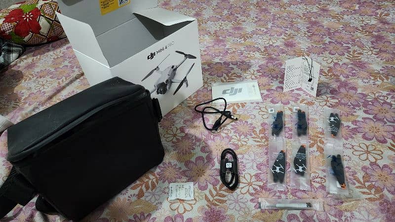 Dji mini 4 pro Fly Mor Combo 10 main 10 condition 3