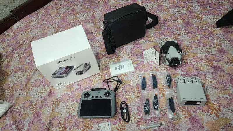 Dji mini 4 pro Fly Mor Combo 10 main 10 condition 5