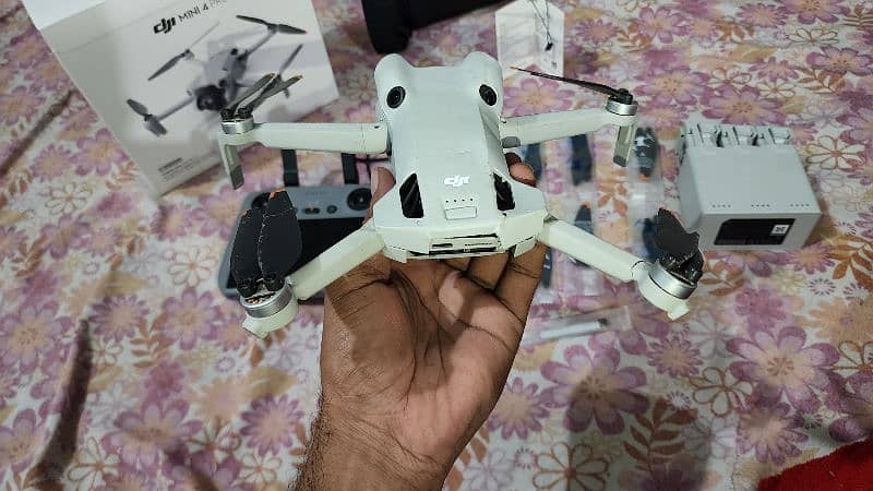 Dji mini 4 pro Fly Mor Combo 10 main 10 condition 9