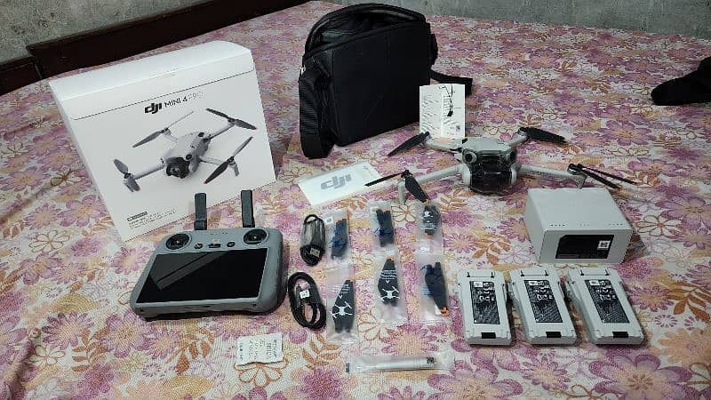 Dji mini 4 pro Fly Mor Combo 10 main 10 condition 17