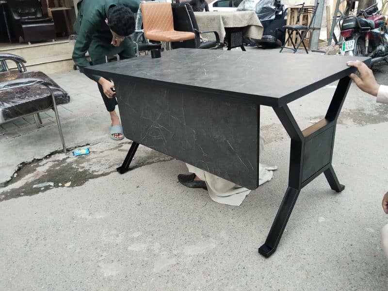 office table size 2.5by4 9