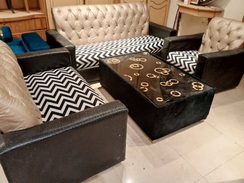 sofa set/used condition/6 seater call 03124049200 3