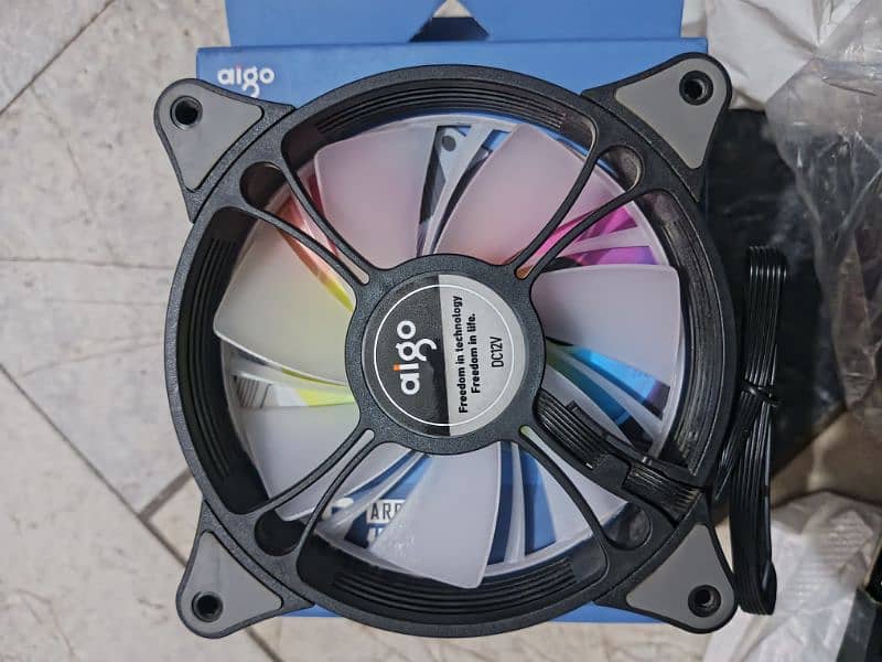 Aigo AR12 120MM 1 PC Fan 6 Pin 4