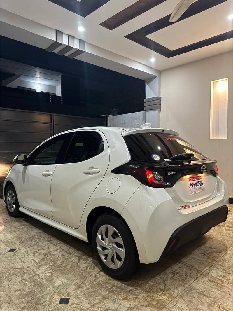 Toyota Yaris Hatchback 2021 6