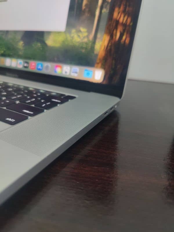 MacBook Pro 2019 16 Inch 2