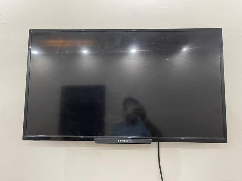 EcoStar 39 inch LED TV with Xiaomi Android TV Stick 1