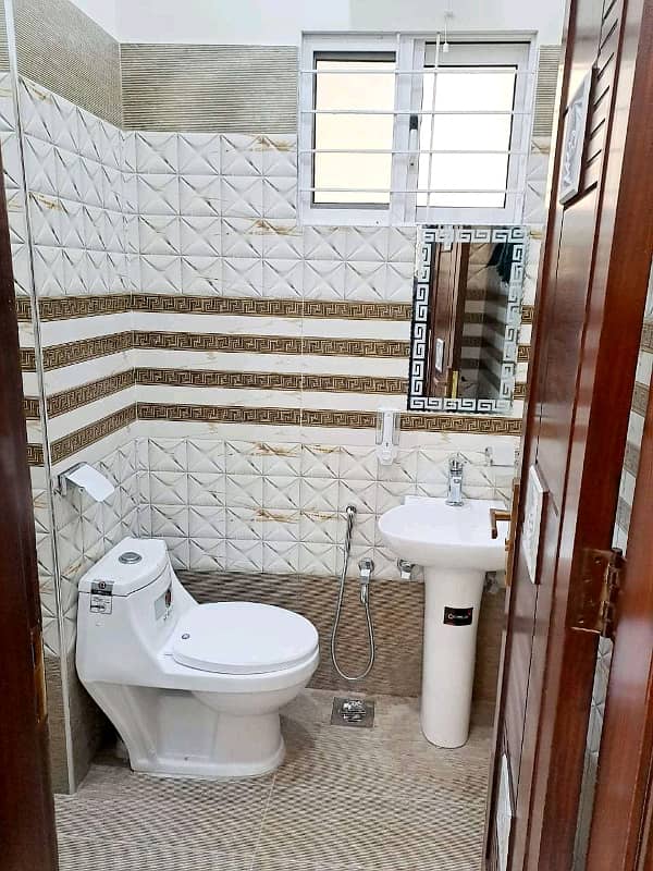 2 KANAL HOUSE AVAIALBLE FOR RENT 3