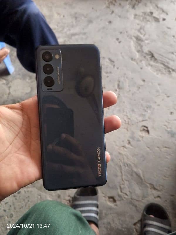 Tecno camon 18T 4+3 128 Just glass tota hai halqa sa pics ma dhk ly 4