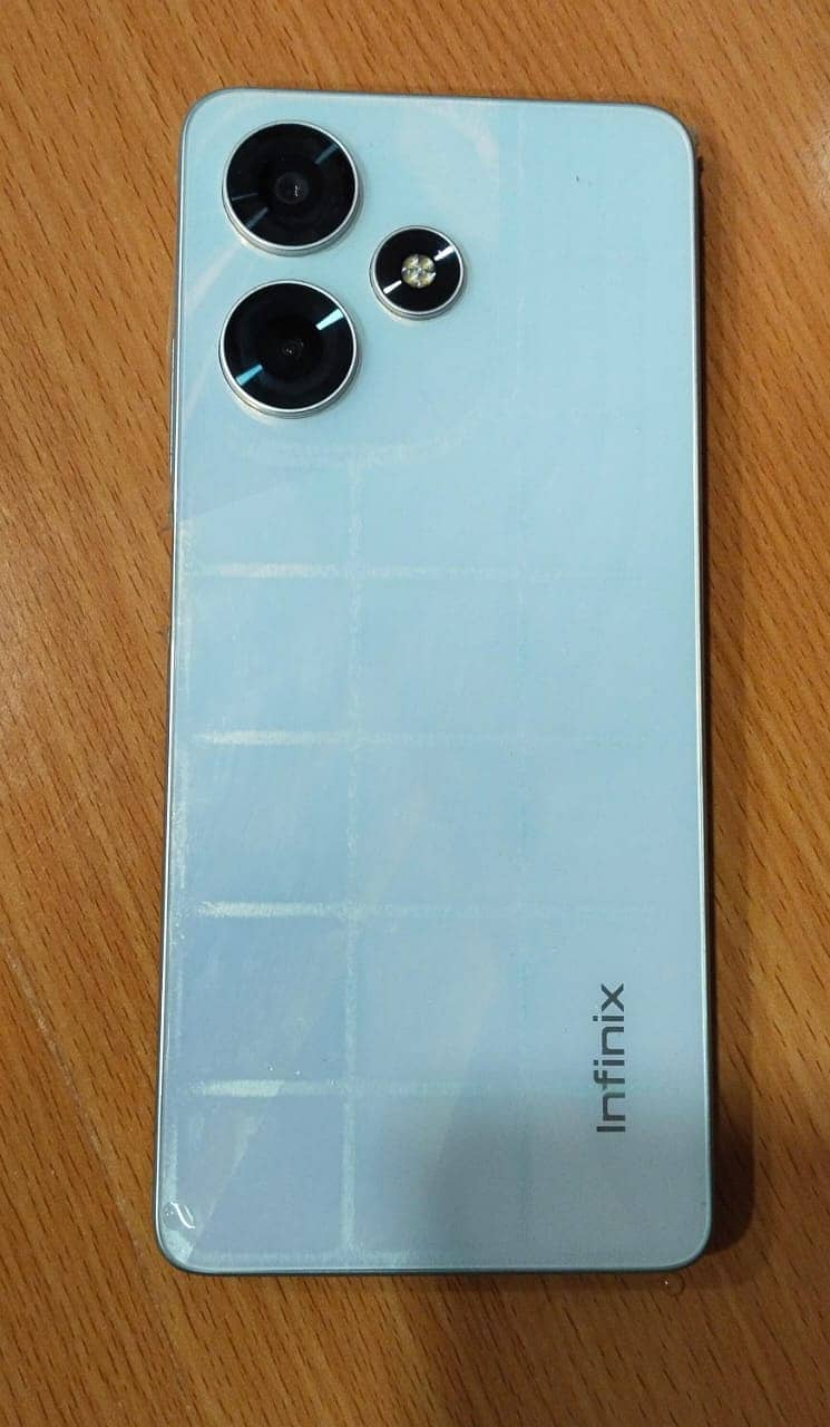 Infinix HOT 30 (03216057317) 1