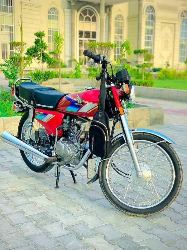 Honda 125cc 2005 model Lahore number 0