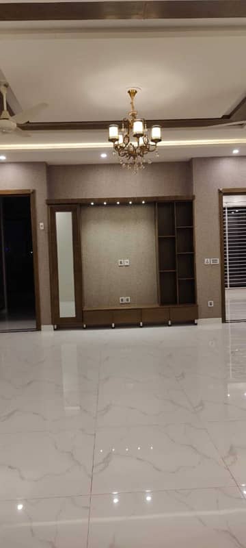 Brand New Luxury 1 Kanal Upper Portion For Rent in Rafi Block Bahria Town Lahore 0