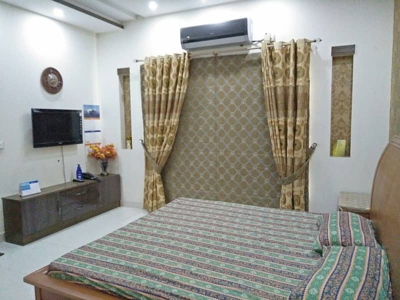 Brand New 10 Marla Luxury Furnished Upper Portion For Rent in Overseas A Bahria Town Lahore 15