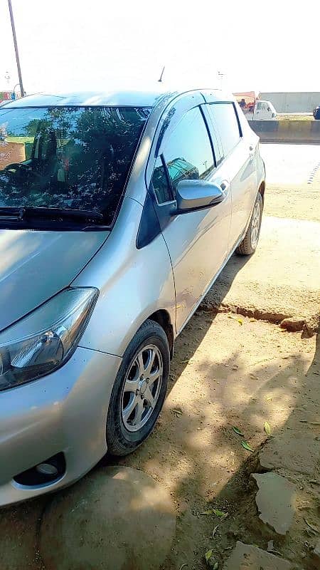 Toyota Vitz 2014/2017 3