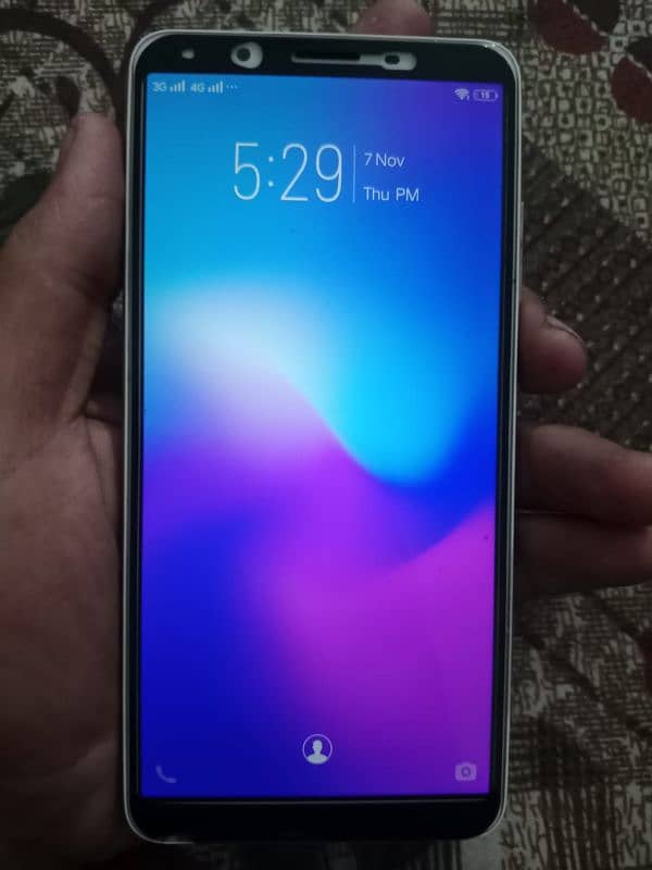 vivo y71 with box 1