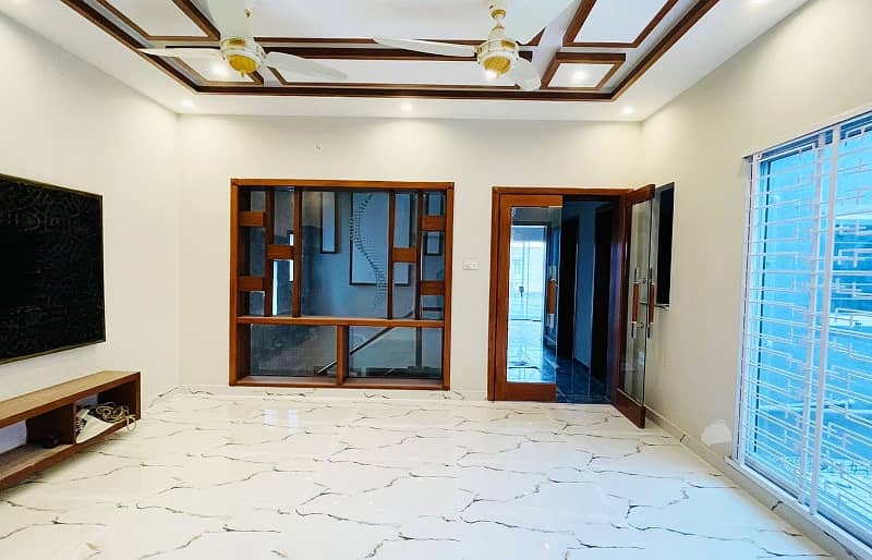 10 Marla luxury House Available For Rent In Dha EX Park View Lahore 11