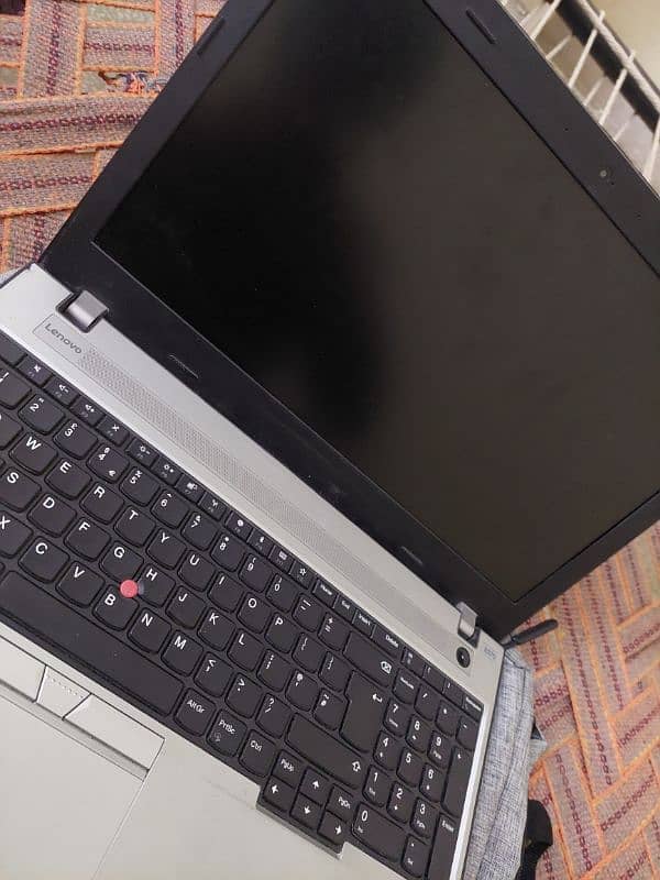 lenove thinkpad E570 i7 7th generation with dadicated graphics card 0