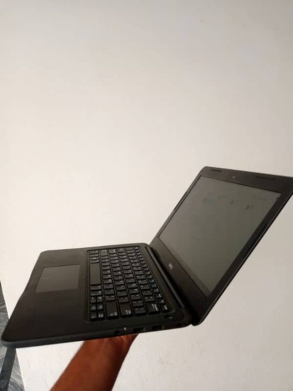 Dell Laptop core i3 6th Generation 4