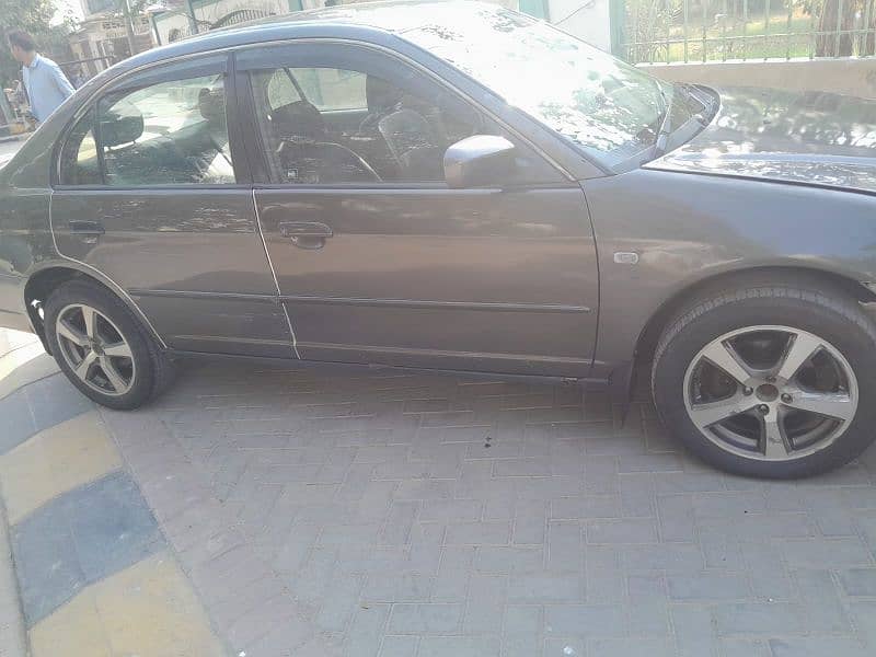 Honda Civic EXi 2005 4