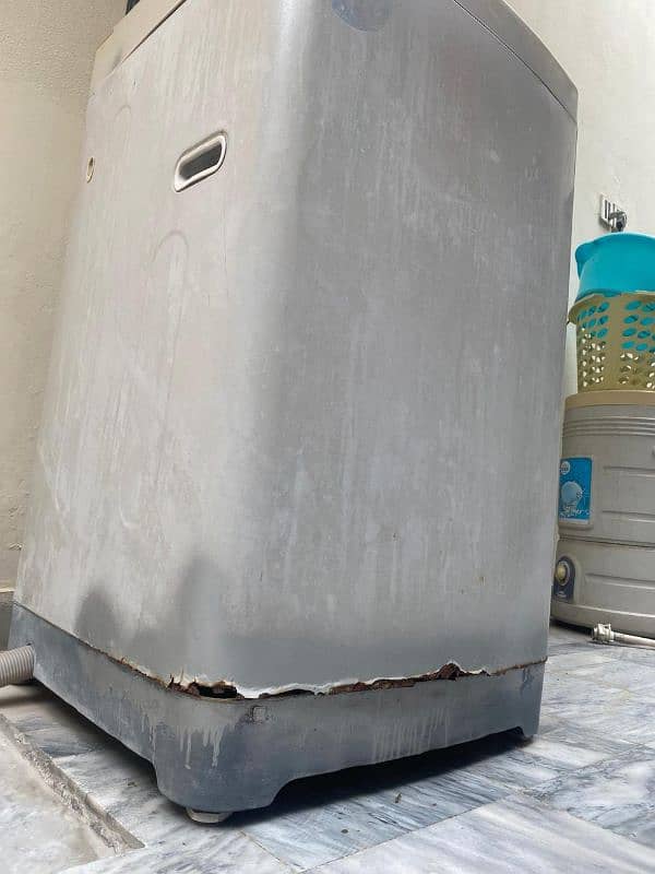 haeir automatic washing machine for sale body damaged 1