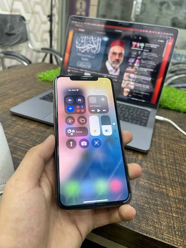 Iphone 11 Pro Max 512 gb Pta approved 8