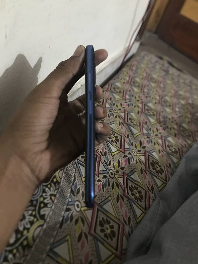 REDMI NOTE 11 orignal charger and Box 4