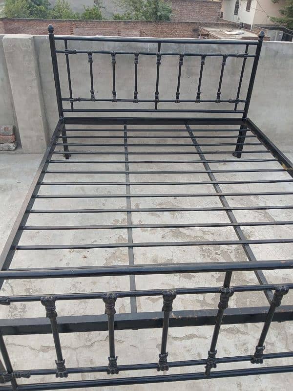 iron very solid bed 2