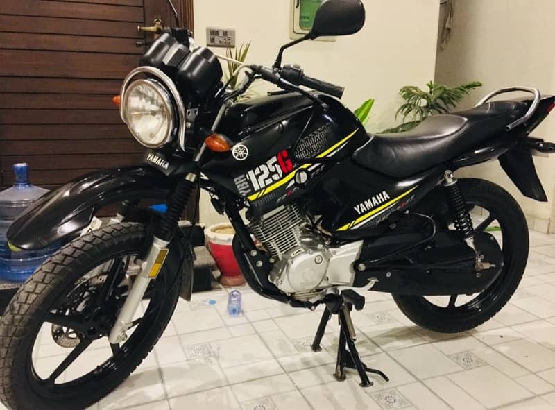 10/10 condition almost new just 17800 km driven yamaha 2022 0