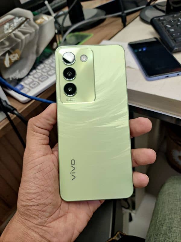 Vivo Y100 Breeeze Green 8+8/256gb 0