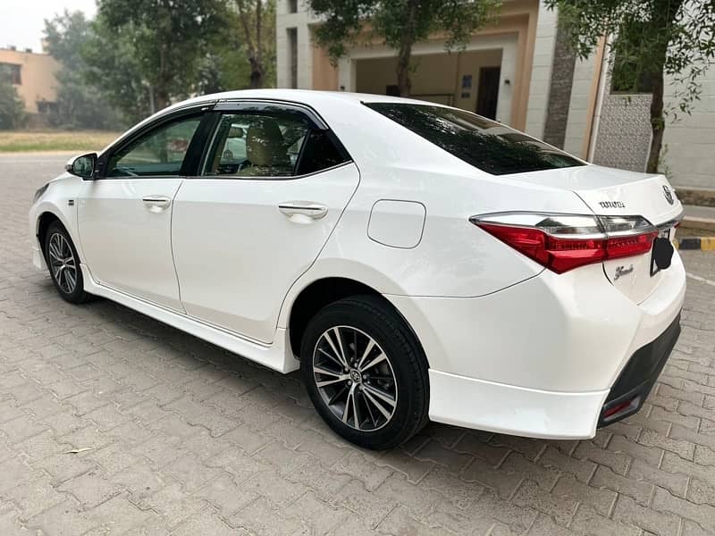 Toyota Altis Grande 2022 3