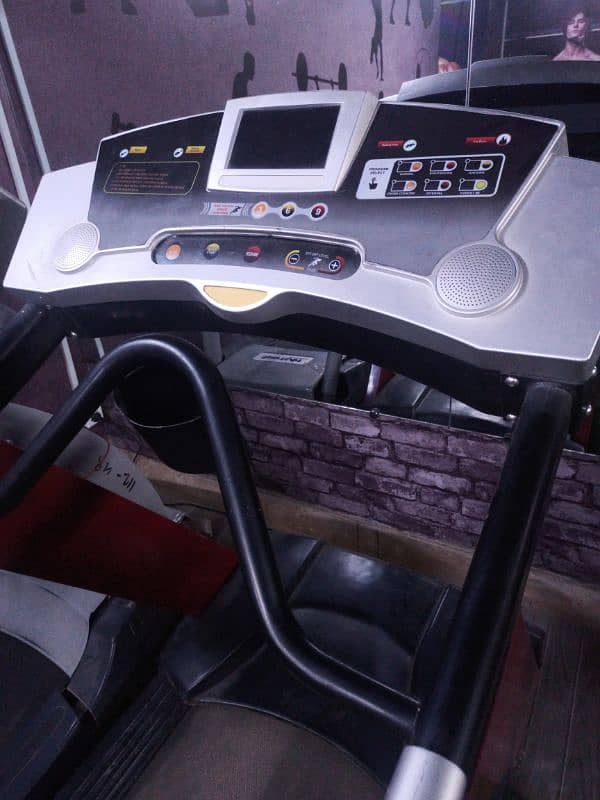 Reebok original treadmill with touch display 1