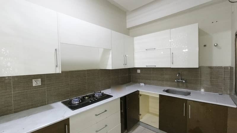 Flat Spread Over 1750 Square Feet In Capital Square Available 10