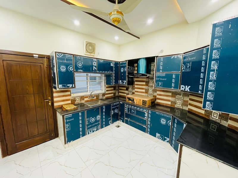 10 MARLA LUXURY HOUSE FOR SALE IN MAIN BOULEVARD BAHRIA TOWN LAHORE (100% ORIGINAL AD) 8